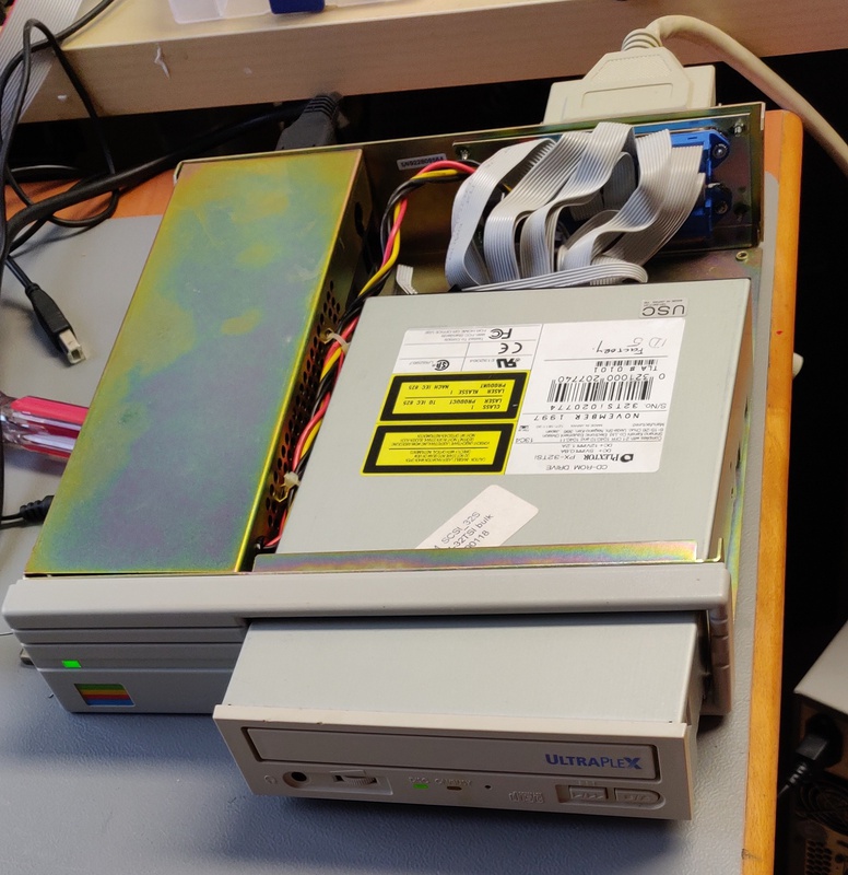 SCSI CDROM