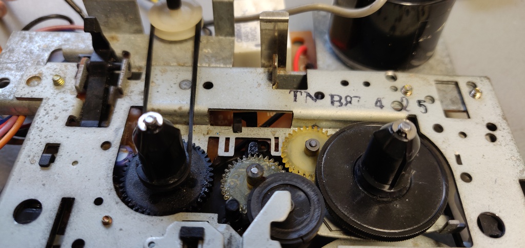Tape drive top